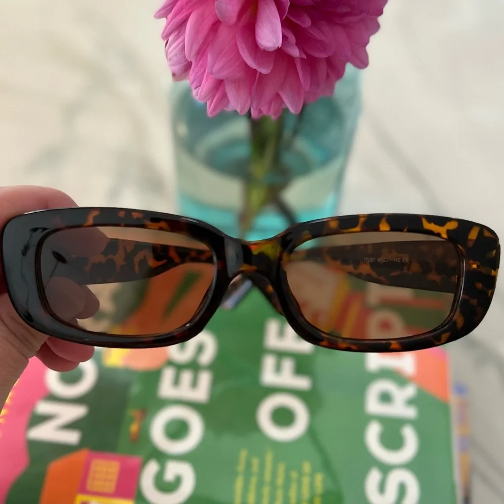 Square women’s turtle sunglasses never worn - Picture 1 of 6